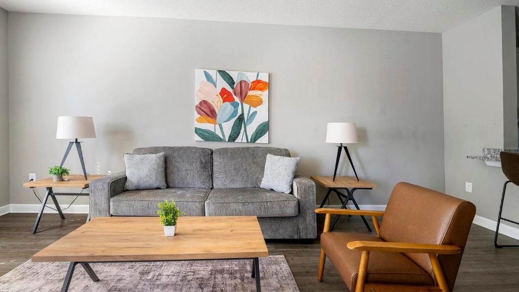 Fort Myers Apartment | Landing Apartments - Vantage