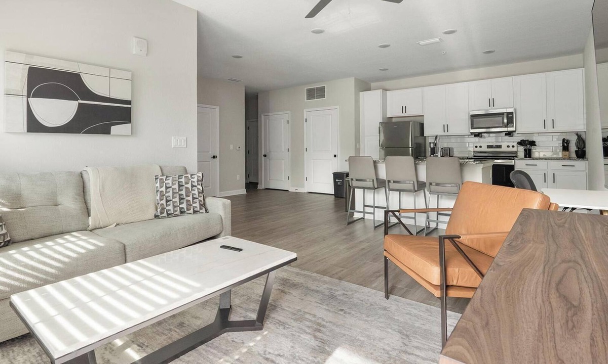 Port Malabar Apartment | Landing | Beautiful 1BD, Gym, Pool
