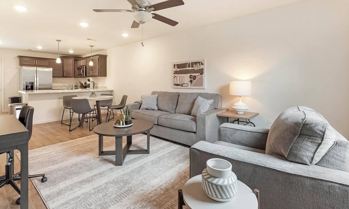 Lyman Apartment | Landing | Beautiful 2BD, Gym, Pool