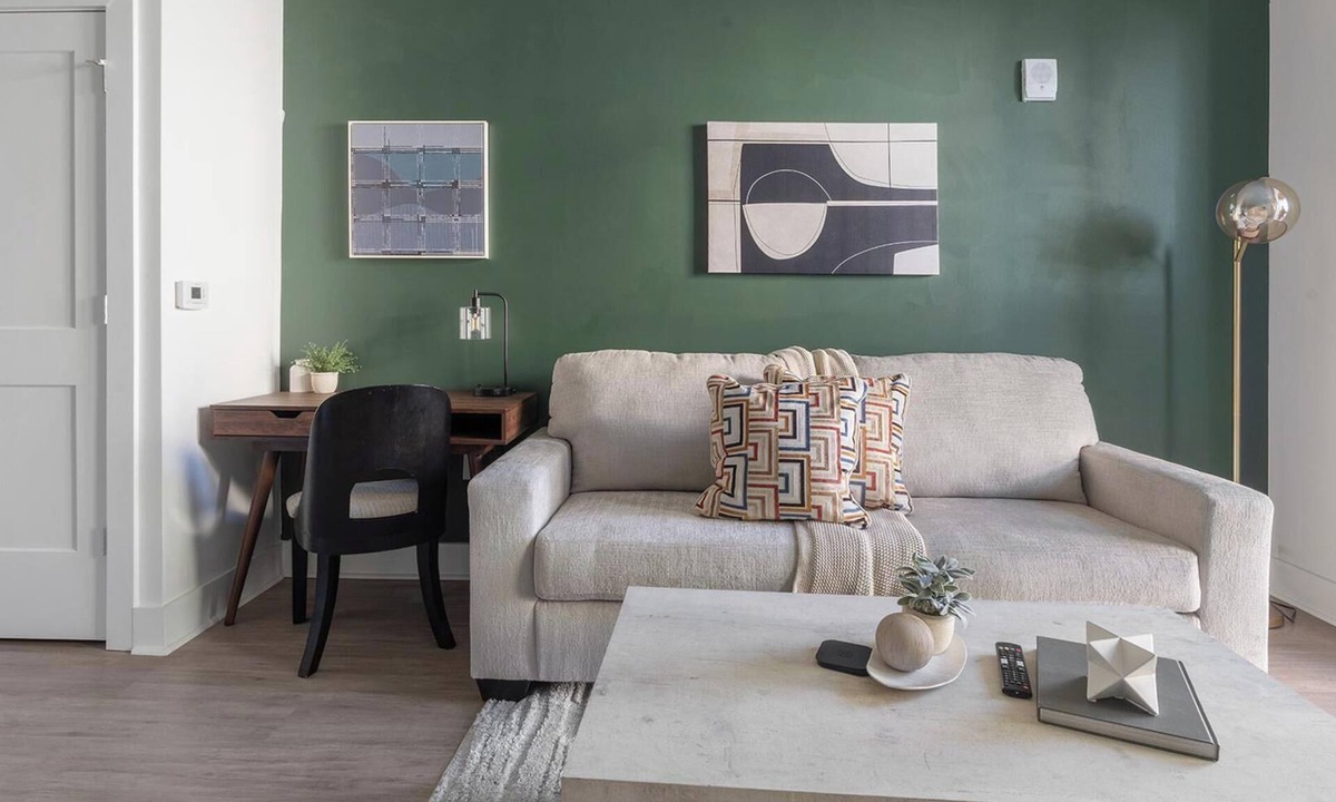 Laurel Apartment | Landing | Chic 1BD, Gym, Clubhouse