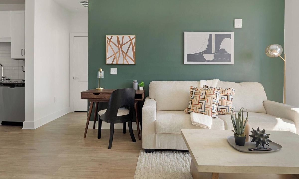 Laurel Apartment | Landing | Chic 2BD, Gym, Clubhouse