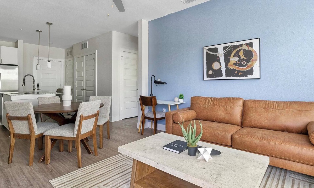 The Forum Apartment | Landing | Chic 2BD, Gym