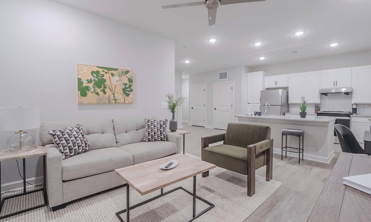 Fort Myers Apartment | Landing | Modern 1BD, Pool