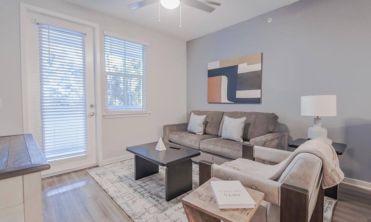 Interchange Square Apartment | Landing | Modern 2BD, Gym, Clubhouse