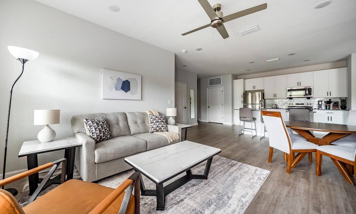 Port Malabar Apartment | Landing | Modern 2BD, Gym, Pool