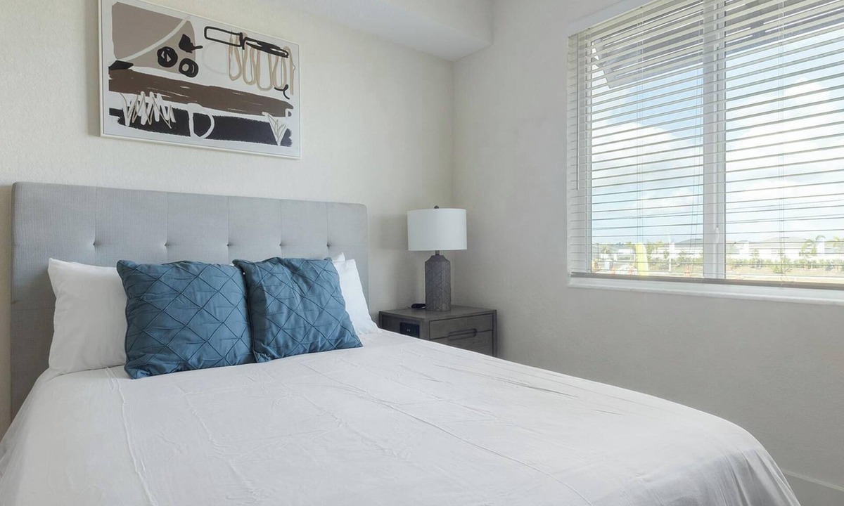 Palmetto Apartment | Landing | Modern 2BD, Yoga Studio, Pool