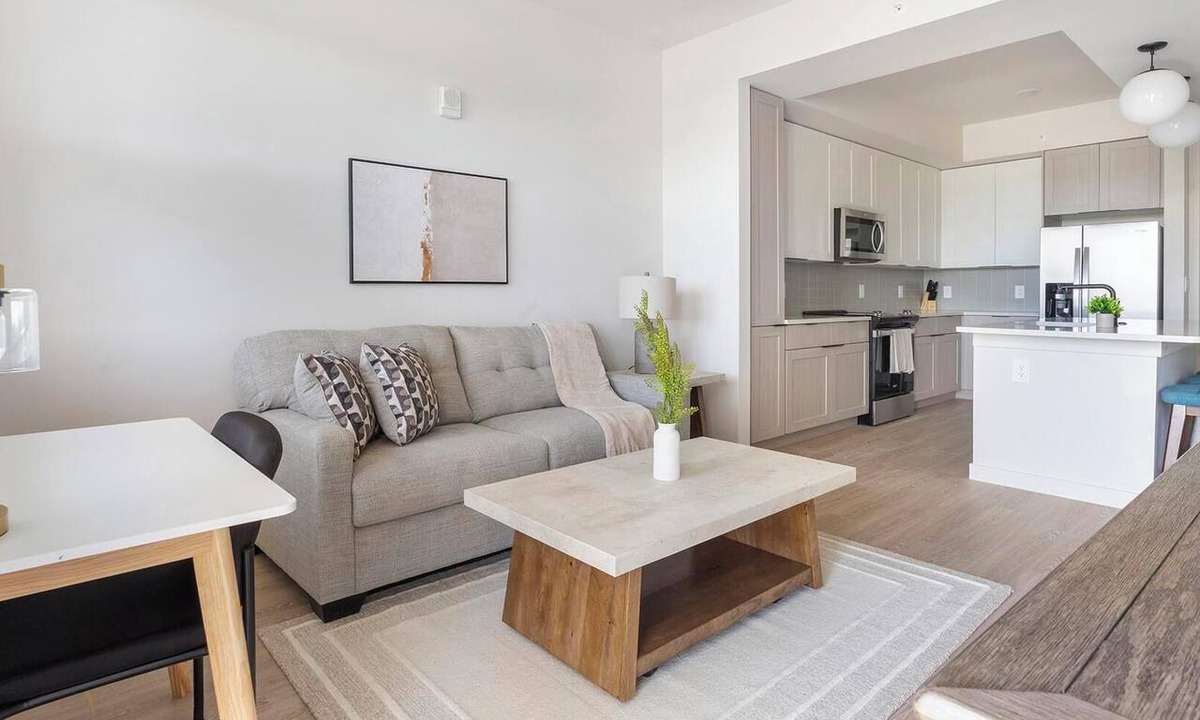 Fort Myers Apartment | Landing | Modern 1BD, Clubhouse, Gym