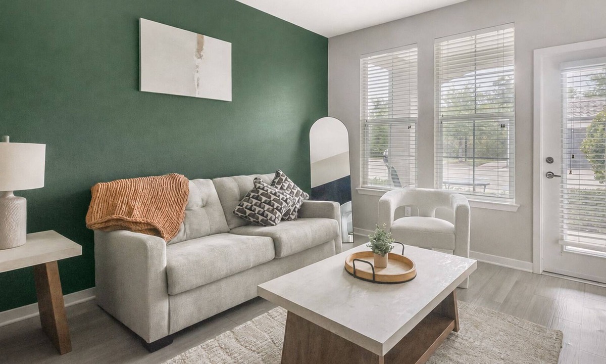 Sun City Center Apartment | Landing | Stunning 2BD, Gym
