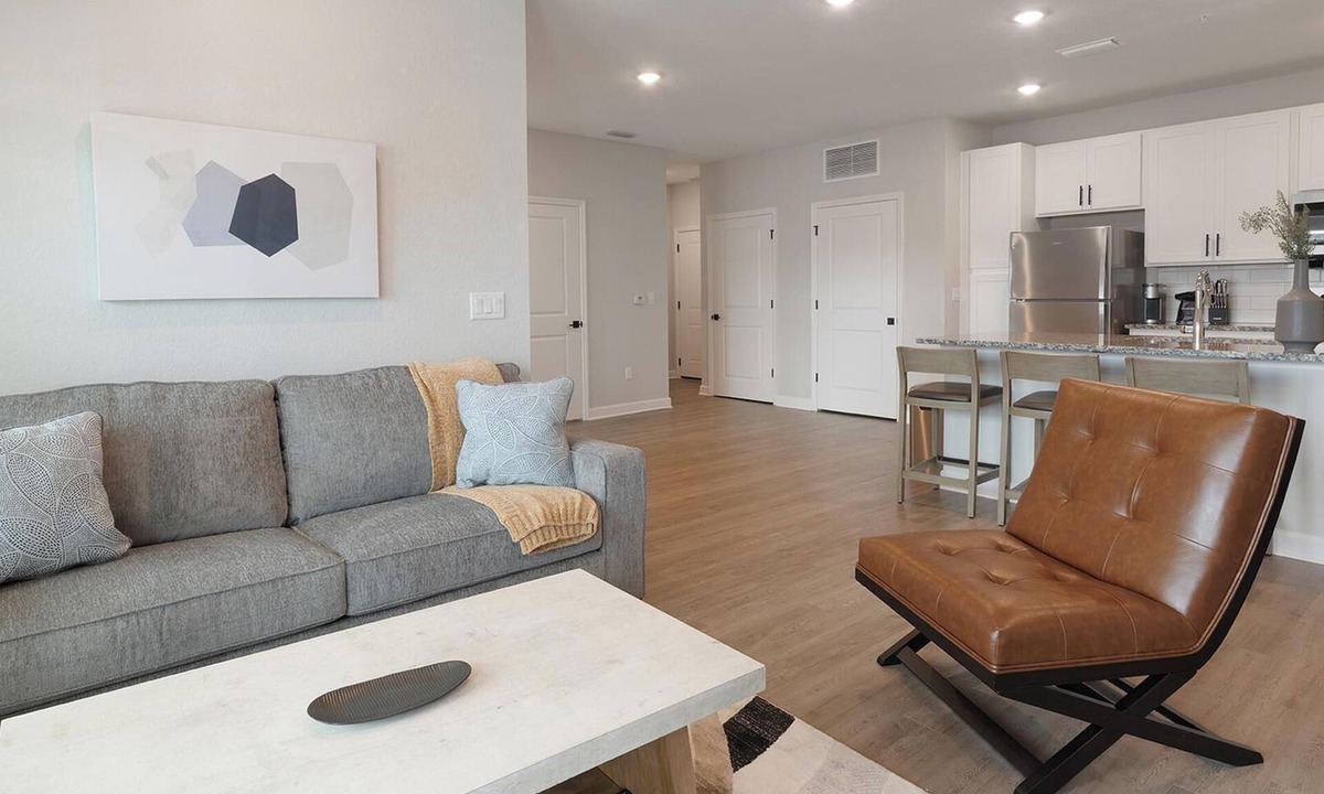 Port Malabar Apartment | Landing | Stunning 1BD, Gym, Pool