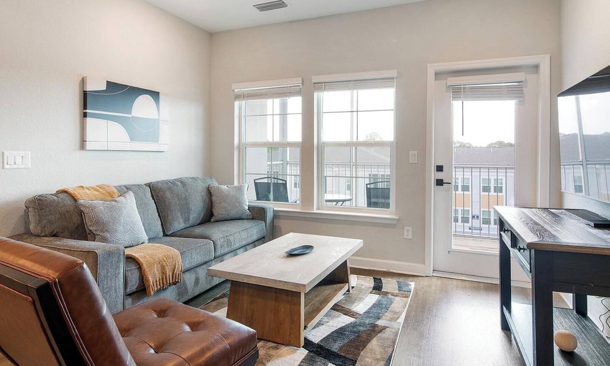 Port Malabar Apartment | Landing | Stunning 1BD, Pool, Gym