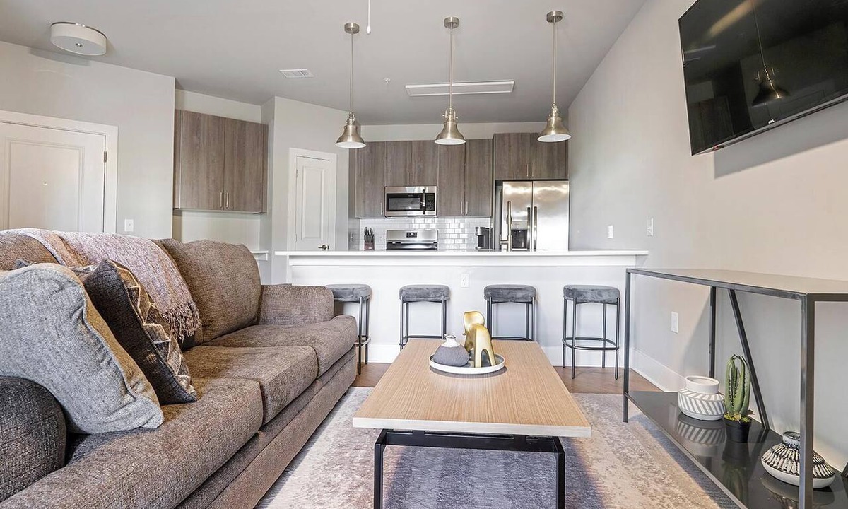 Fort Myers Apartment | Landing | Stunning 1BD, Gym, Pool