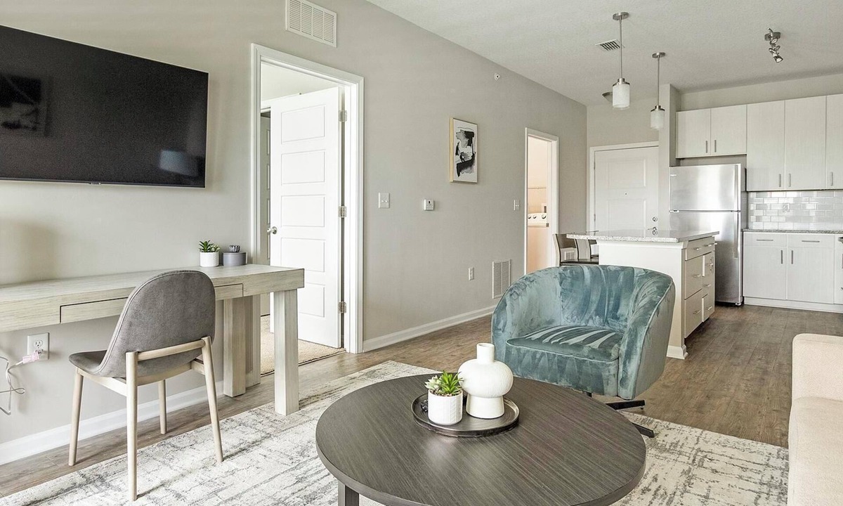 Land O' Lakes Apartment | Landing | Stylish 1BD, Gym, Pool