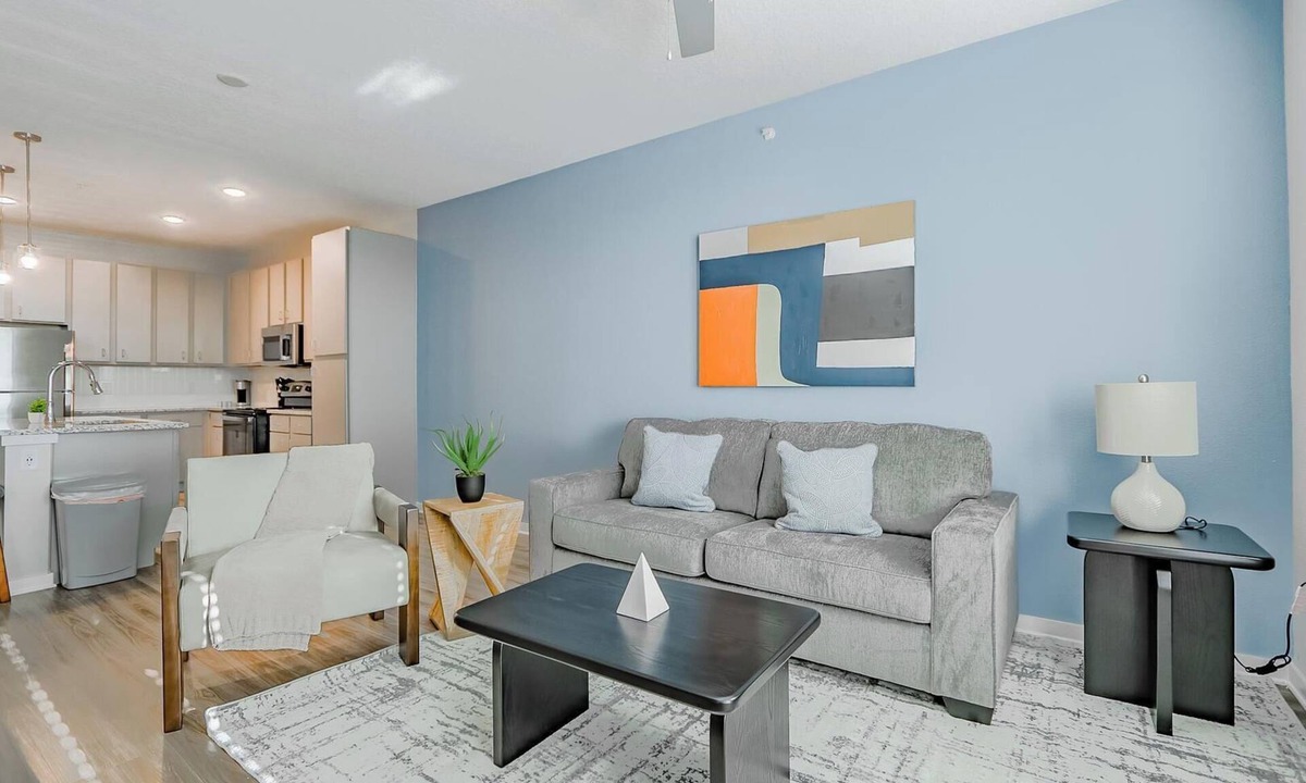 Interchange Square Apartment | Landing | Stylish 2BD, Gym, Clubhouse