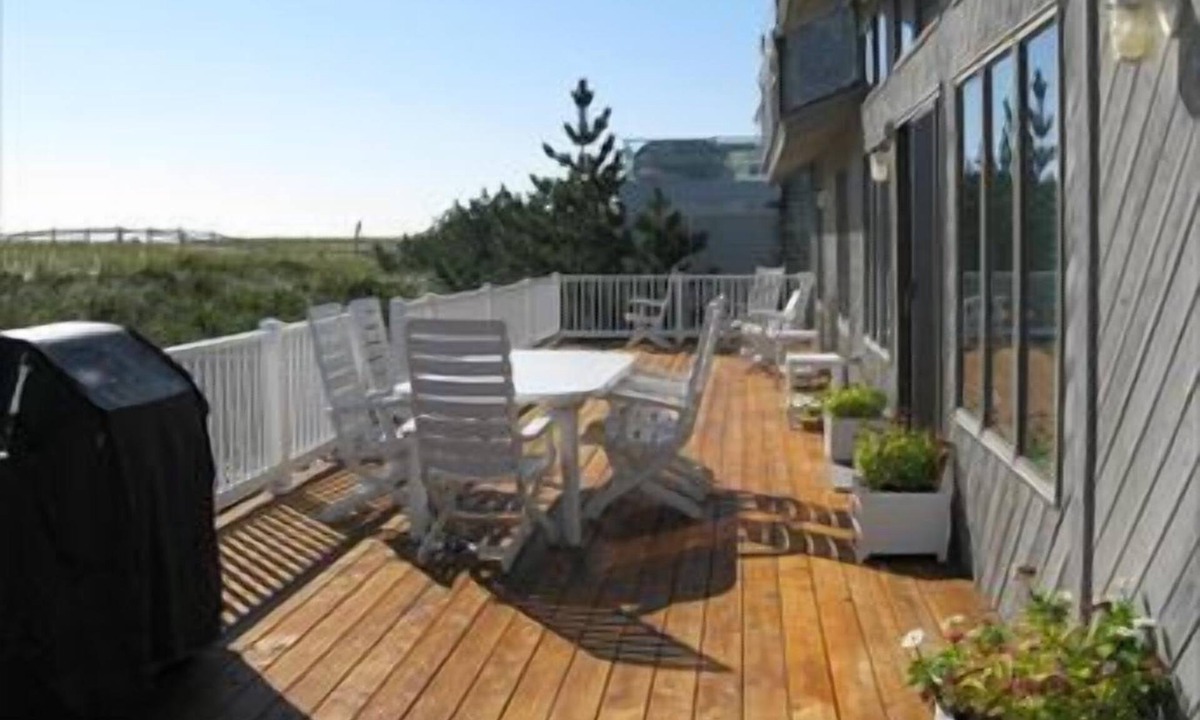 Harvey Cedars House | Large oceanfront located in Harvey Cedars, perfect for large family get togethers!