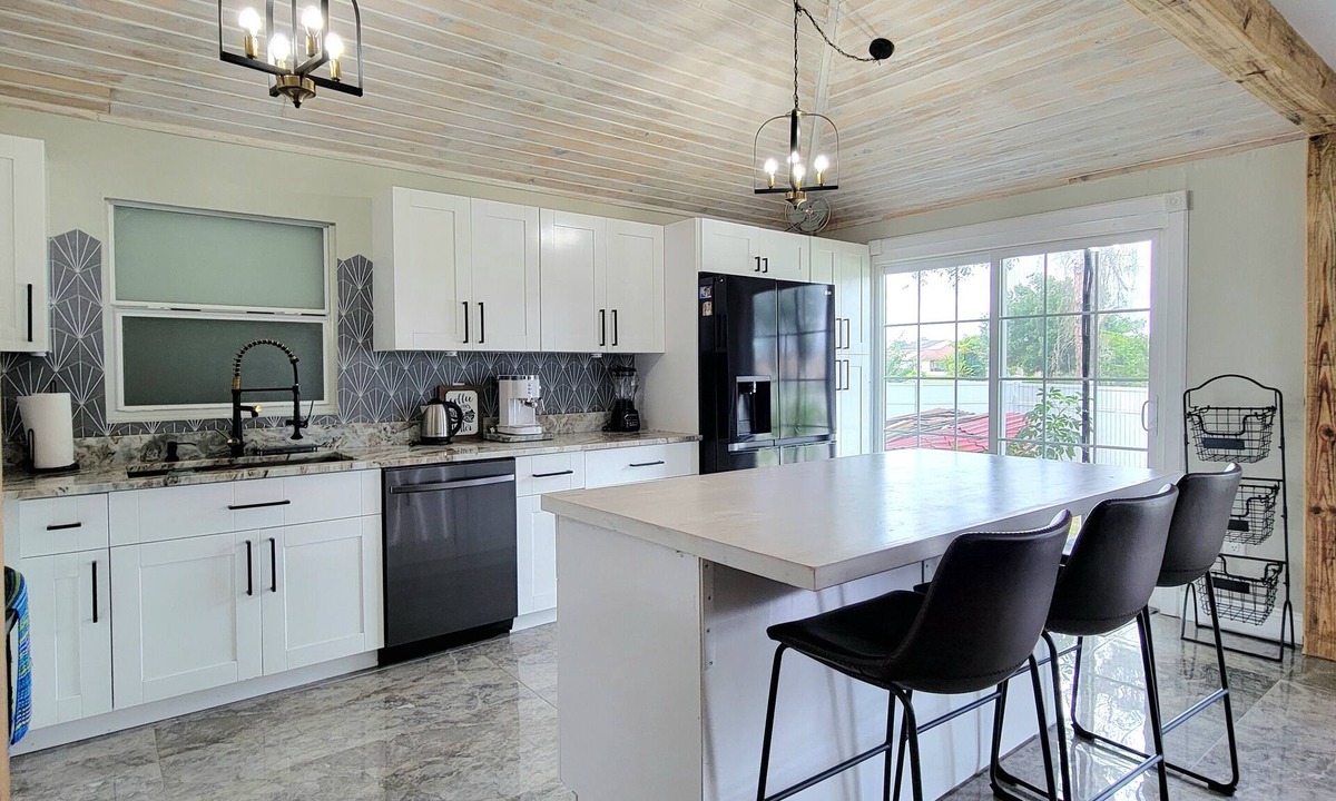 Poinciana House | Large Paradise home in Poinciana with fitness room