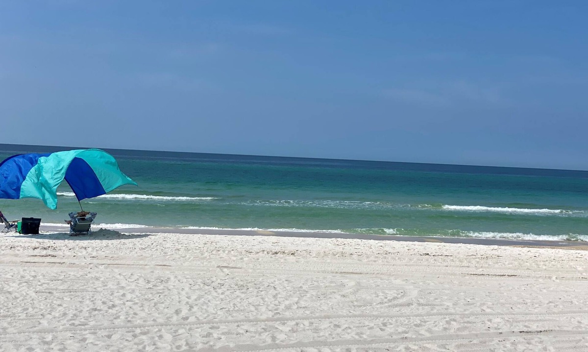 Bid-a-wee Beach House | 🏖️ “Less crowds, more paradise—book your beach escape and save!”