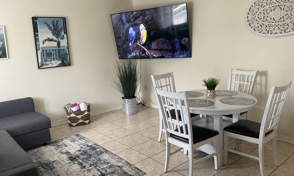 Sarasota Apartment | LIDO BEACH/ST. ARMAND'S CIRCLE #203