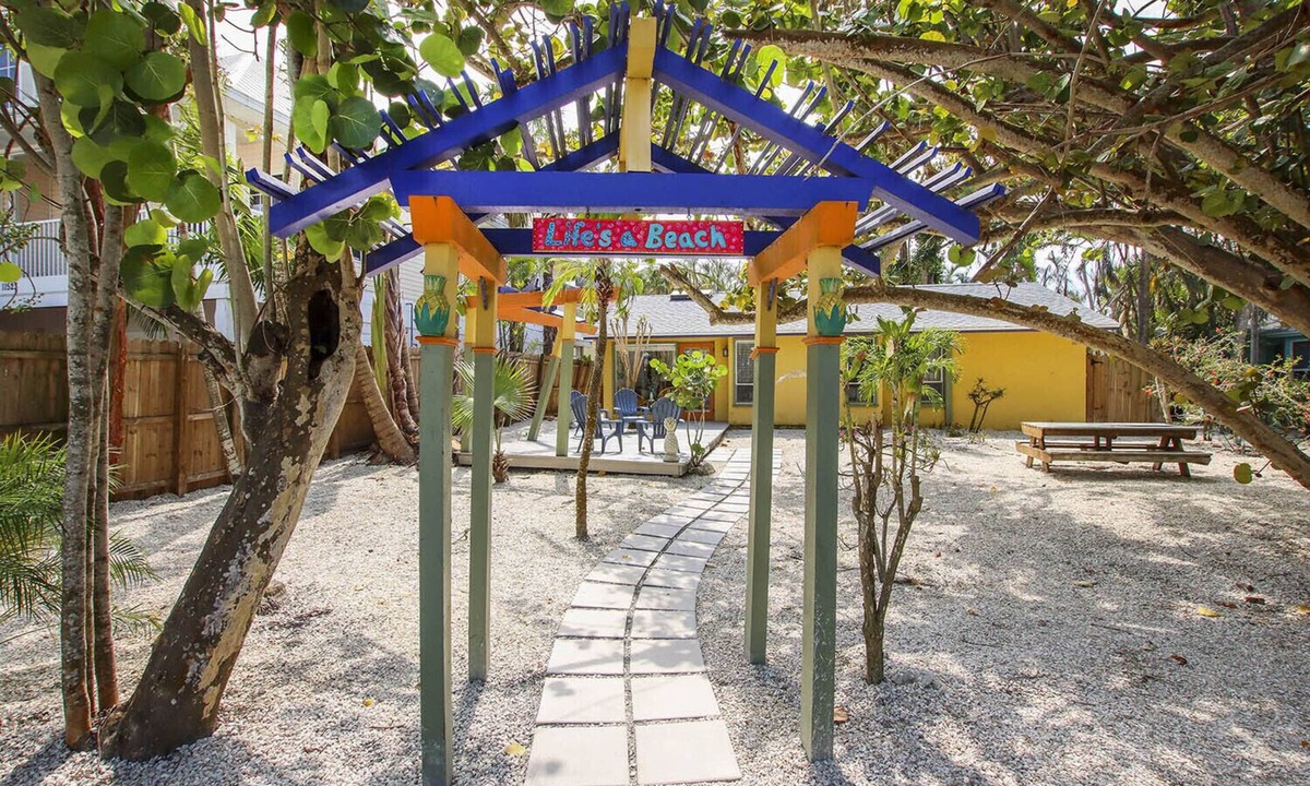 Captiva House | Life's a Beach: Walk to Private Beach & Village in 5 Minutes