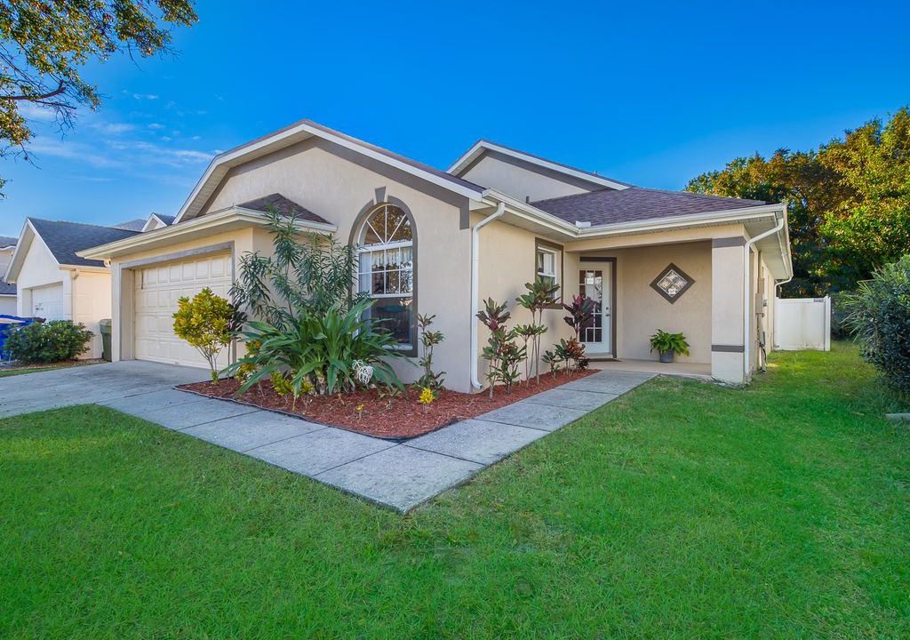 Creekside Villa | LOCATION! 4 BR, Private SF Pool with Conservation View, Games Room, WiFi, BBQ, close to Disney