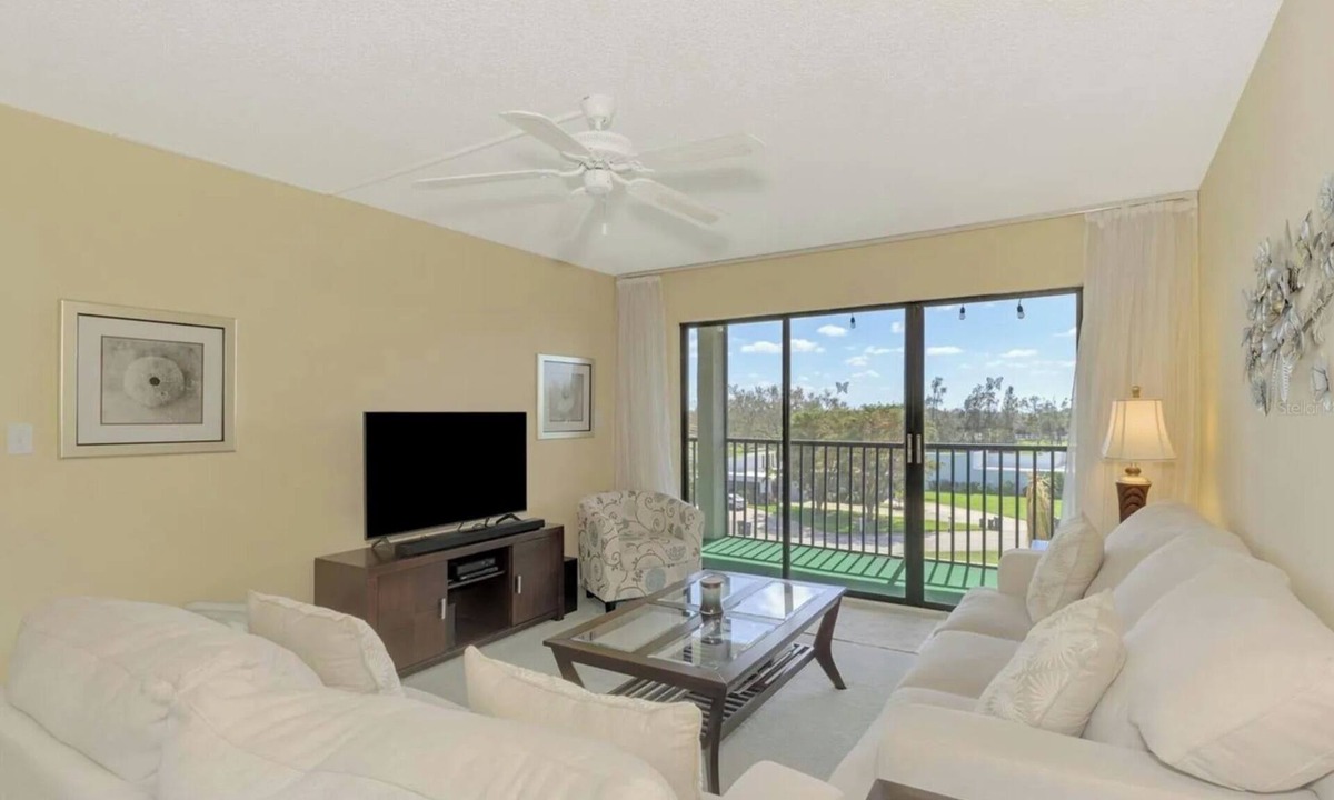 Trailer Estates Condo | Long term Rental Condo located at the IMG Golf Course- 3 Month minimum
