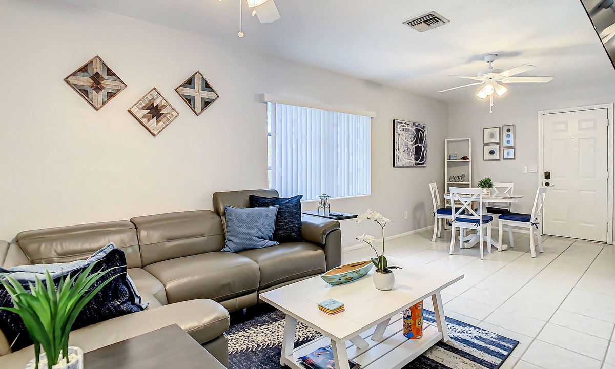 Anona Bed & Breakfast | Lovely 2 bedroom 1 bath house near the beach