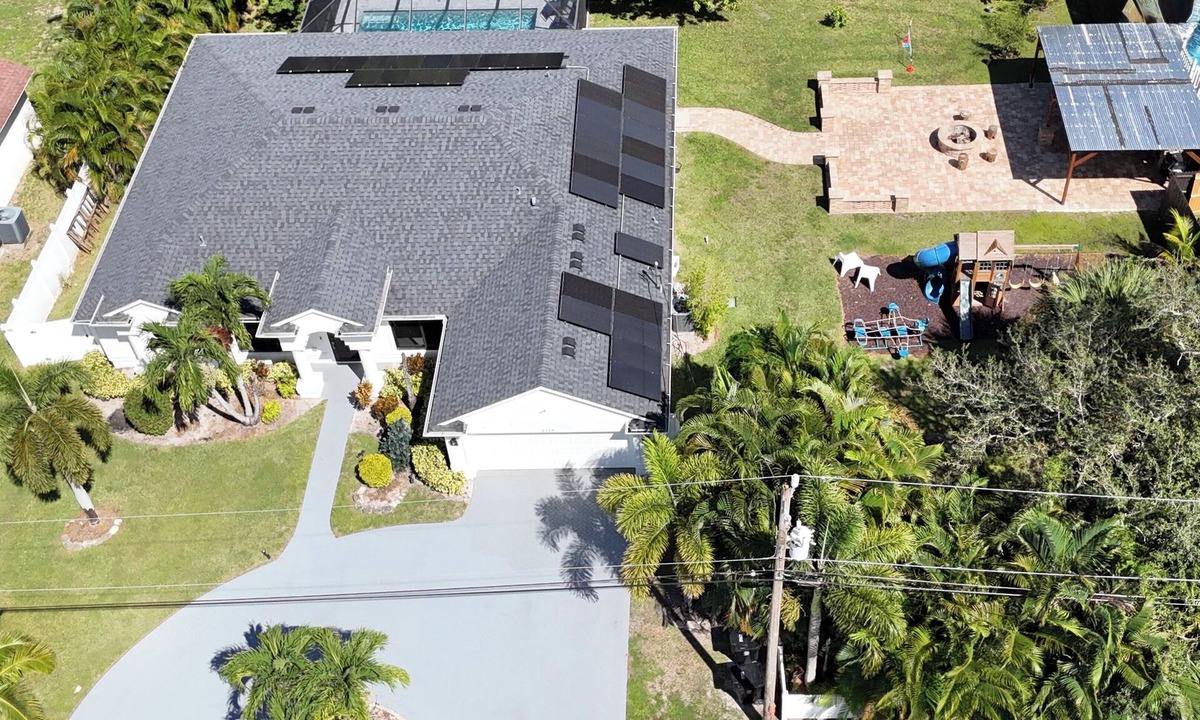 Port Saint Lucie House | Lovely 3 bedroom house, fitness room, heated pool, kids park, barbecue fire pit