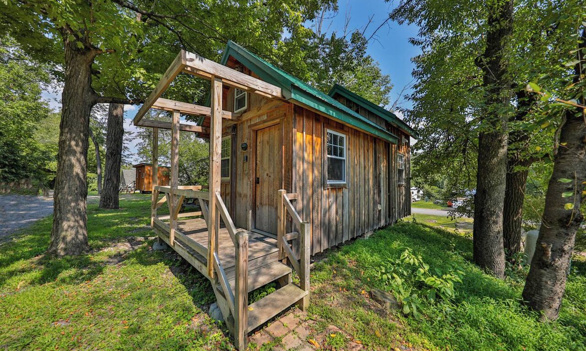 Weissport East Cabin | Lovely loft cabin in Lehighton perfect for a relaxing getaway