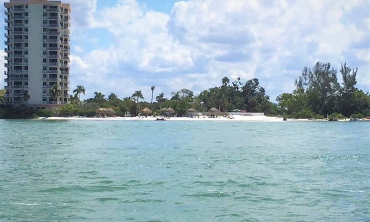 Fort Myers Beach Condo | Lovers Key Beach Club Beautiful & CLEAN + Priv. Beach- Pool
