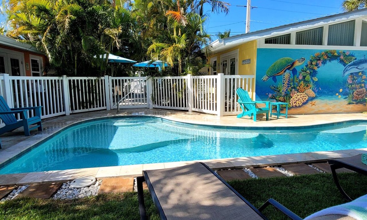 Holmes Beach Apartment | LOW PRICES! Tranquil AMI Beach Resort Unit 2 Central Holmes Beach, FL