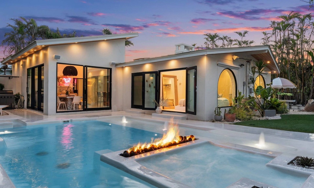 Holmes Beach House | Lůum at the Shore - A Bali-Inspired Luxury Retreat
