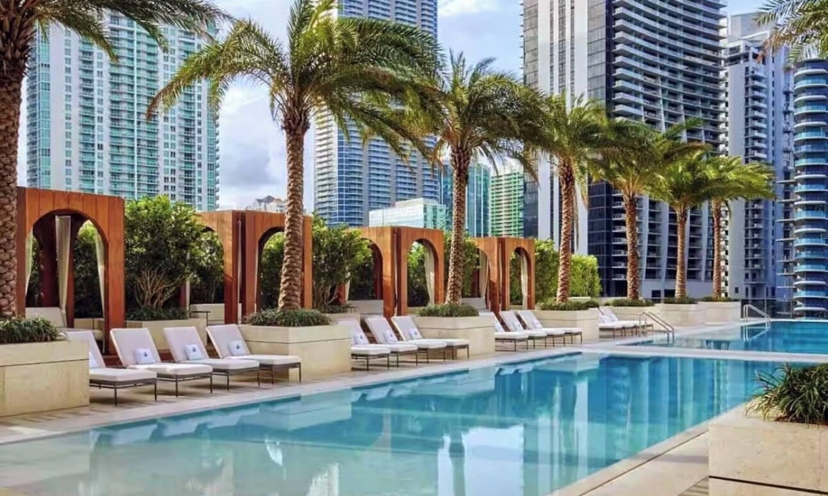 Brickell Apartment | Lux Brickell by Palermo Home Miami