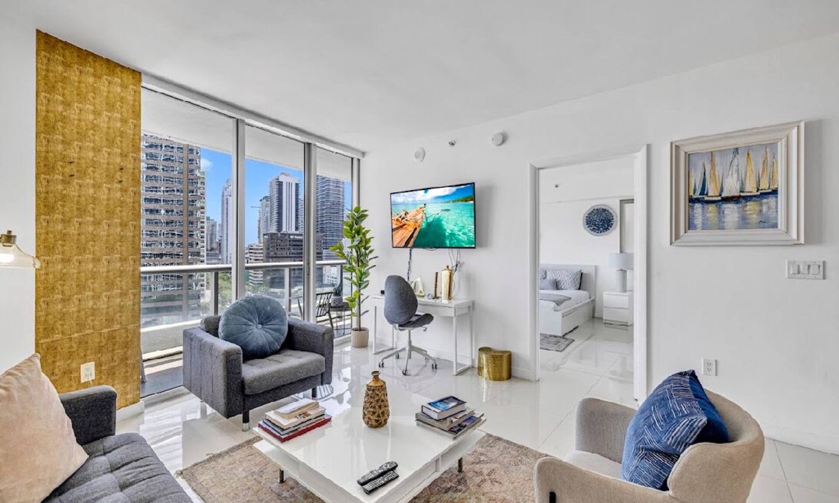 Downtown Miami Apartment | LUXORA 2BR 1 BA 16TH FLOOR W -FREE SPA