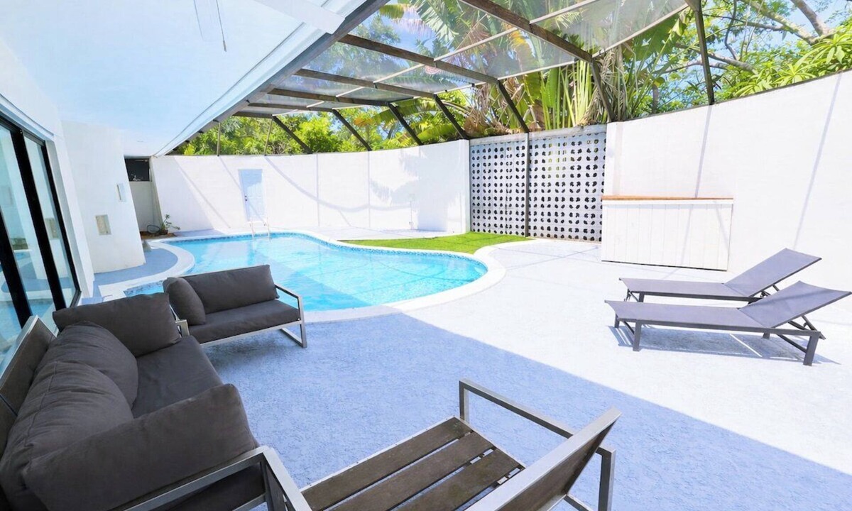 Cutler Bay House | Luxurious Oasis - Heated Salt Pool - Pool Table - 4BR Near Miami