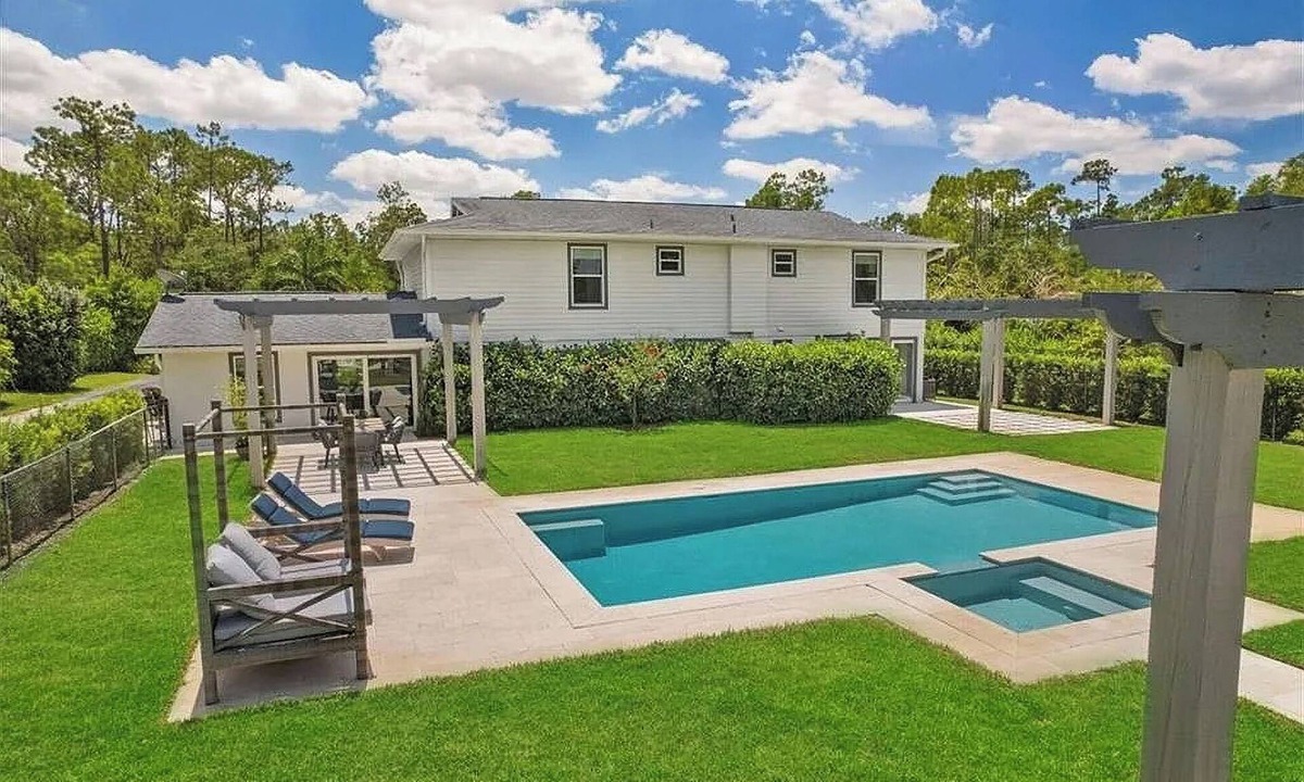 Oakes Estates House | Luxurious Resort! Skedaddle to Naples/Private Land/Pool/Spa