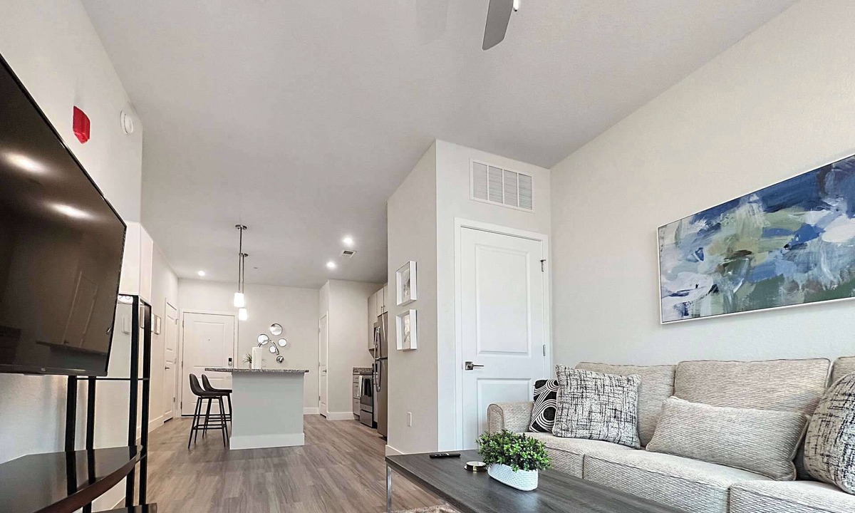Temple Terrace Apartment | Luxury 1 BR Near Moffitt and USF and Busch Gardens