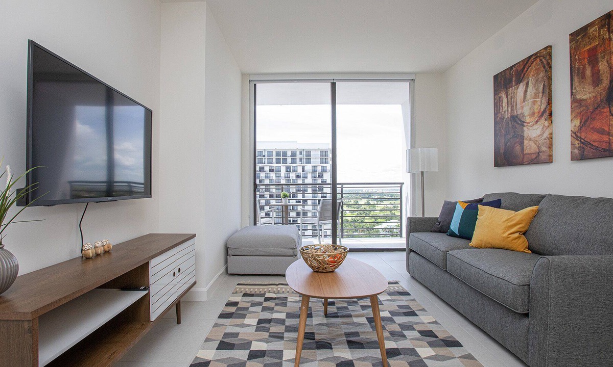 Doral Apartment | Luxury 1BD/1BT Apartment in Downtown Doral