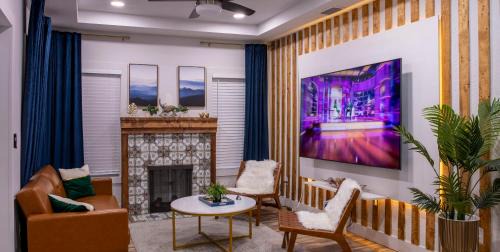 Tampa Heights House | Luxury 5-BR House, Tampa Downtown with Cottage
