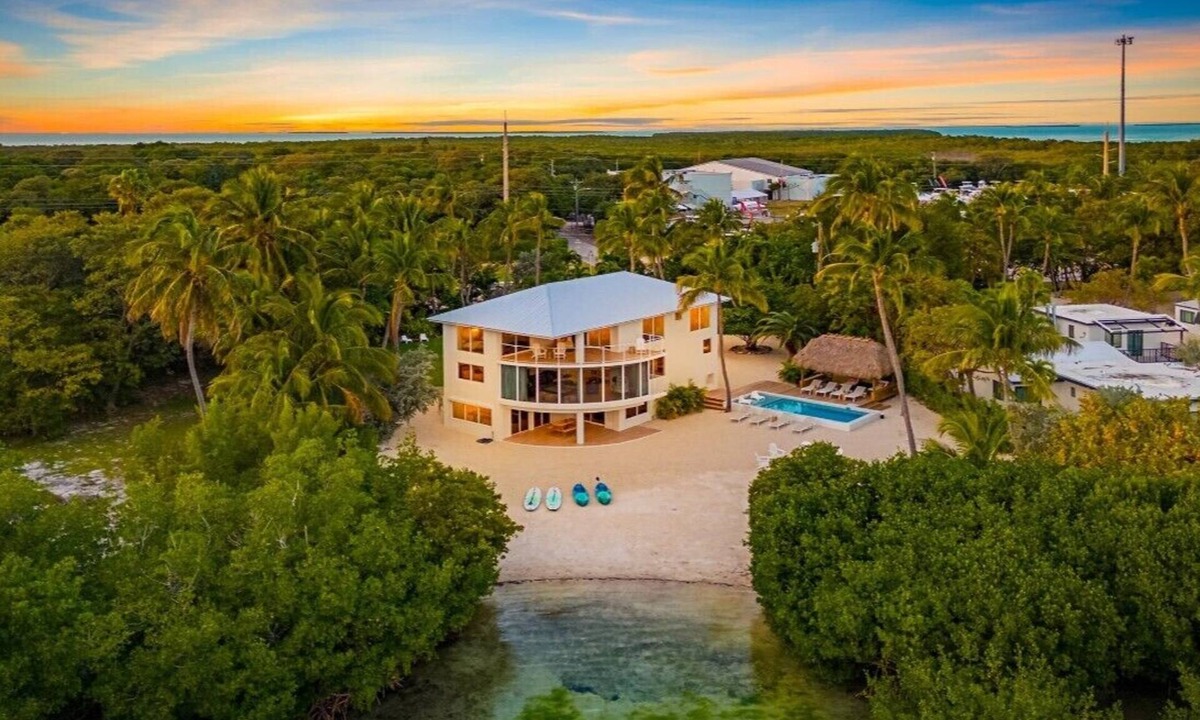 Upper Matecumbe Key House | Luxury 6 bedroom - truly spectacular beachfront property