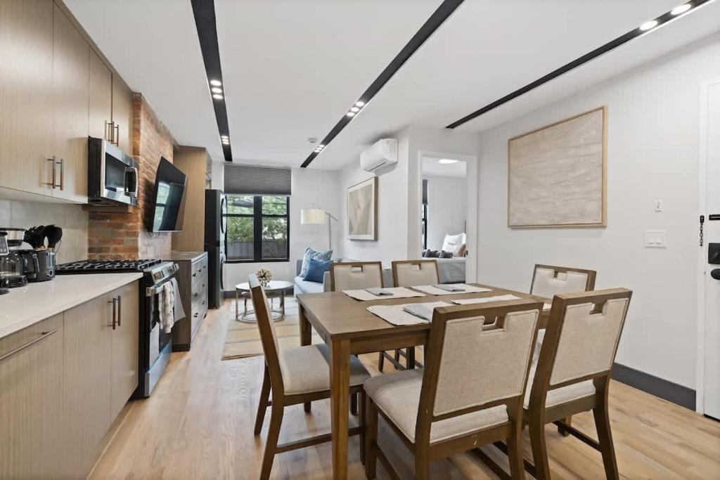 The Heights Apartment | Luxury and Trendy 3BR 2BA APT only 20 minutes to New York