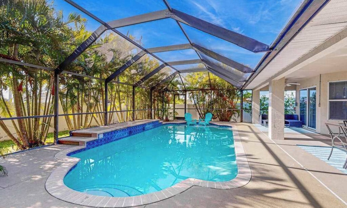 Diplomat House | Luxury coastal retreat with office, lanai, pool, alfresco dining & tiki bar