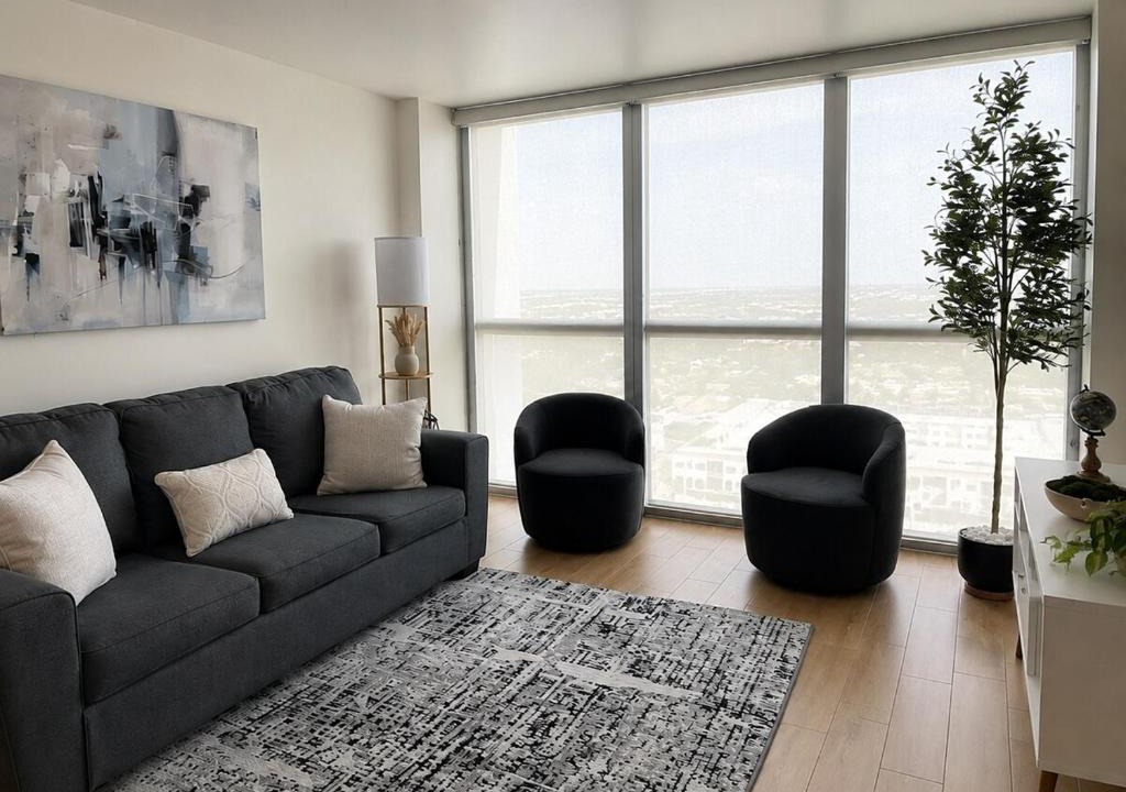 Fort Myers River District Apartment | Luxury Downtown Escape Pool, Spa and Cafe