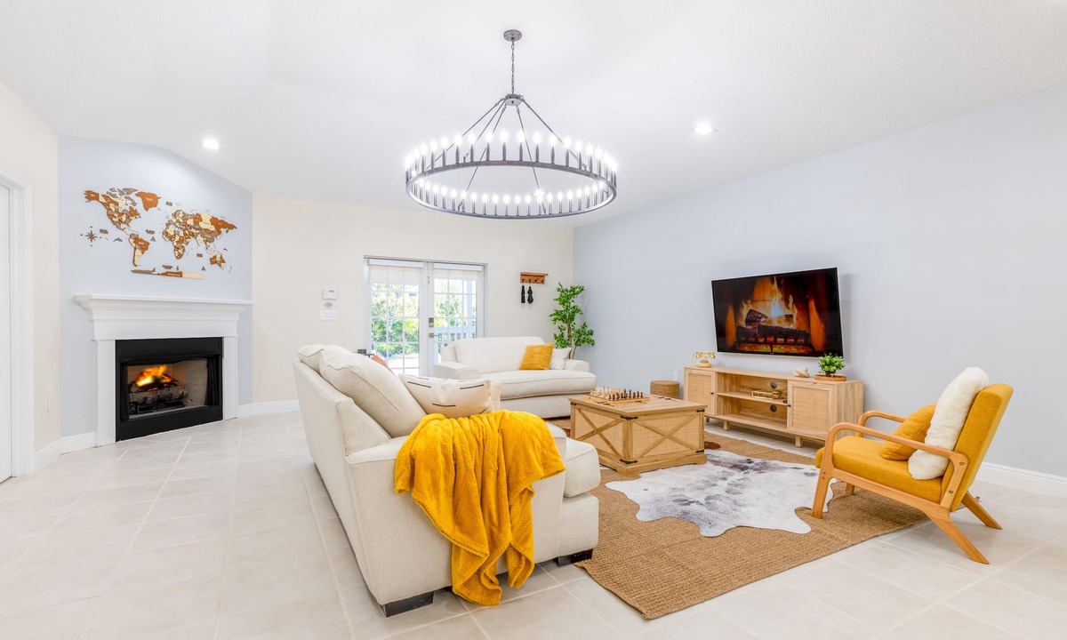 Homestead House | LUXURY FARM/20 MIN KEYS/EVENT/POOL/GAMES/WIFI/FRUIT TREE/PEACE/NATURE