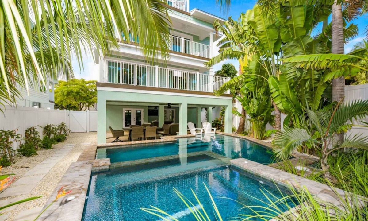 Siesta Key Village House | Luxury House w/Heated Pool & Spa, Walk to Beach