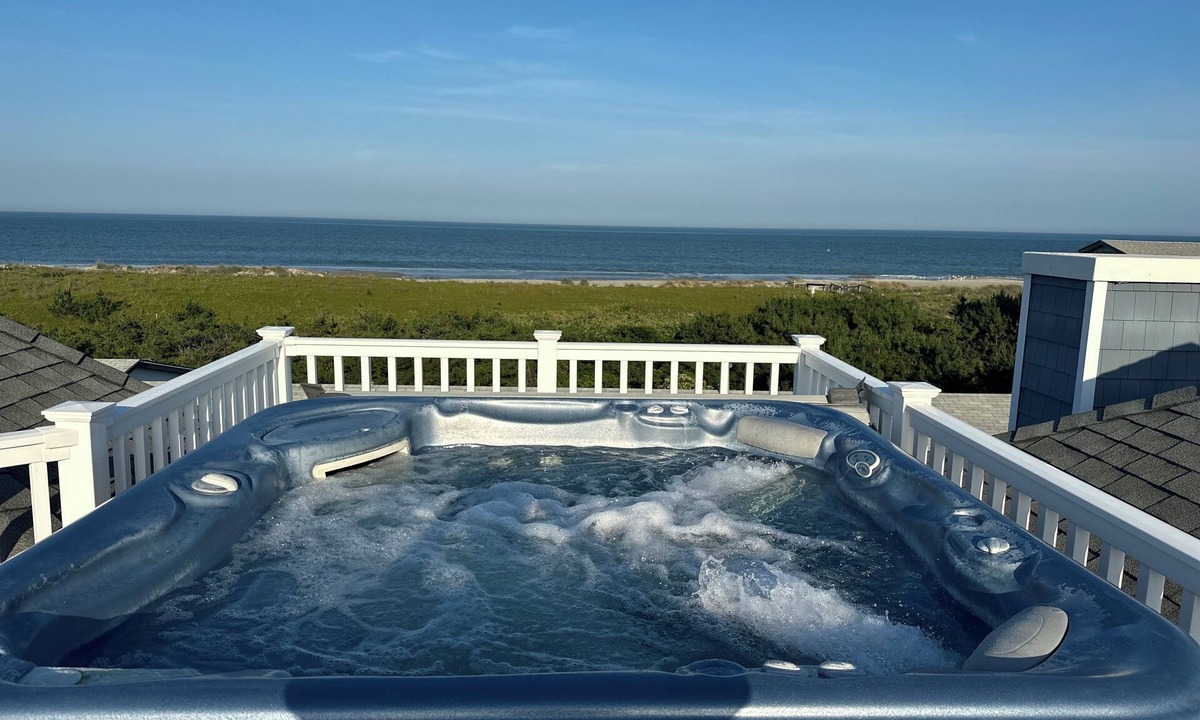 Harvey Cedars Villa | Luxury LBI Retreat 5BR, 4.5 BA ocean and bay views, hot tub, elevator. Sleeps 14