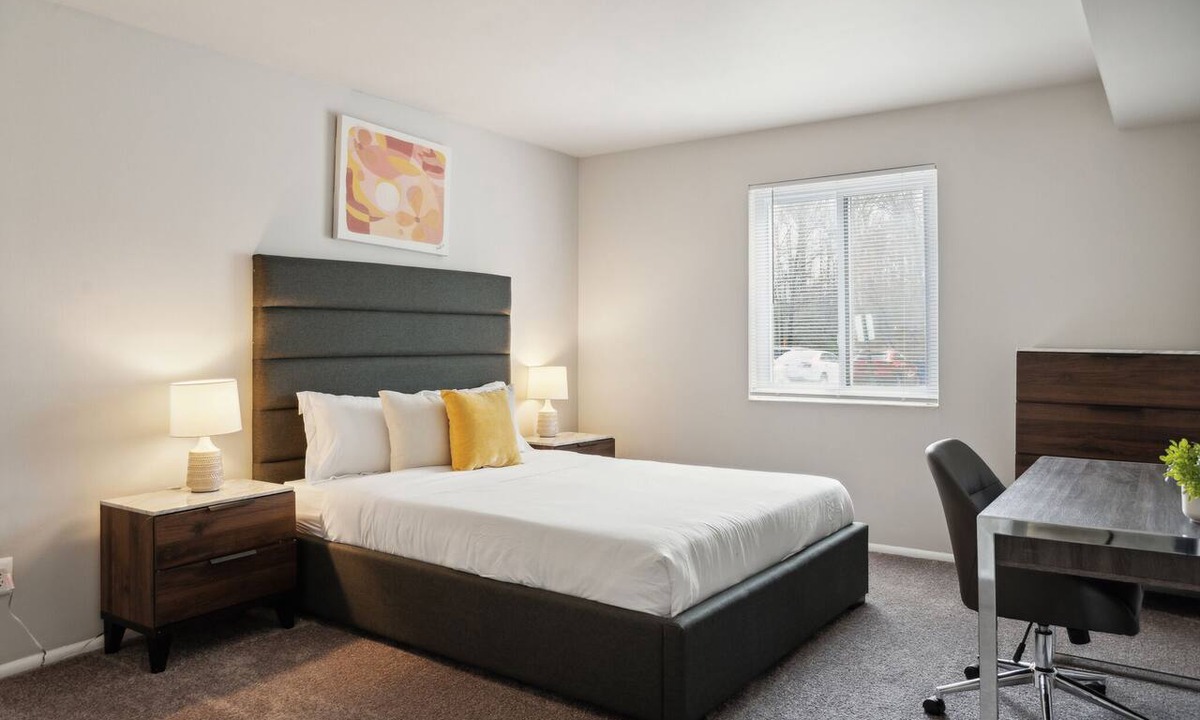 Edgemoor Apartment | Luxury on a Budget! Spacious Retreat Awaits