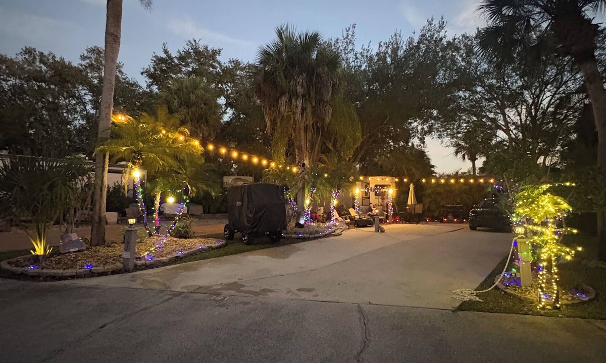 River Ranch Resort | Luxury rv lot 191 at River ranch rv resort golf cart included NO RV INCLUDED