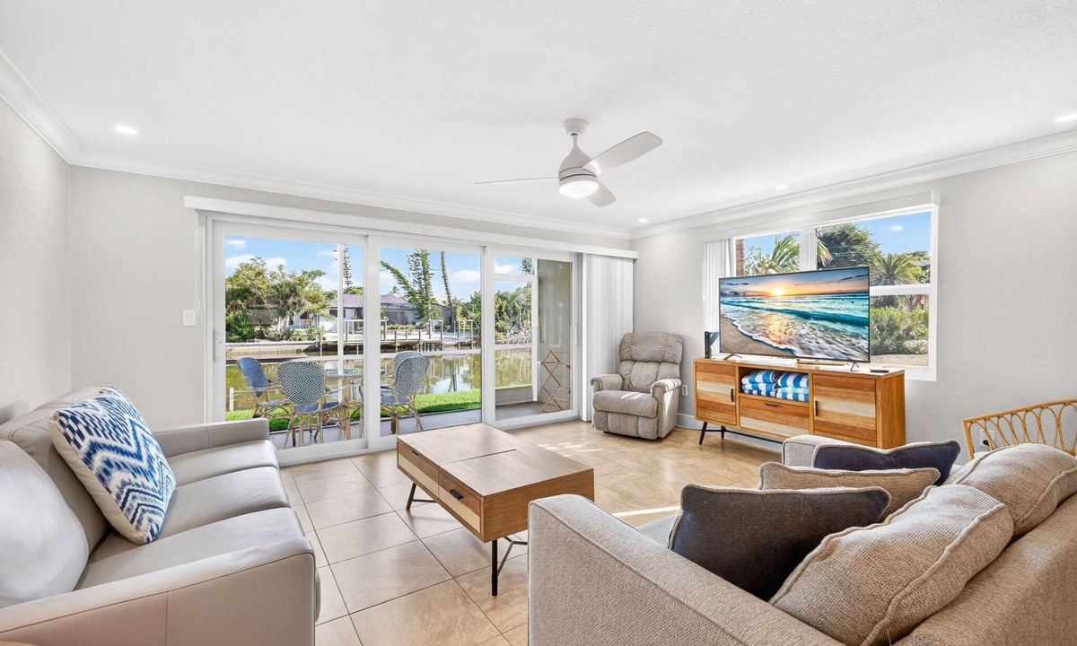 Sanibel Villa | Luxury Villa Lighthouse Across from the Beach