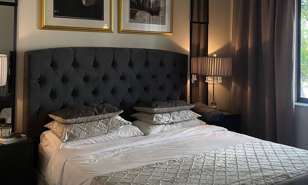 Doral Apartment | Luxury Vintage! 🤩New !!! 2 Queen / 1 Bath, air bed, in the center of Miami FL.