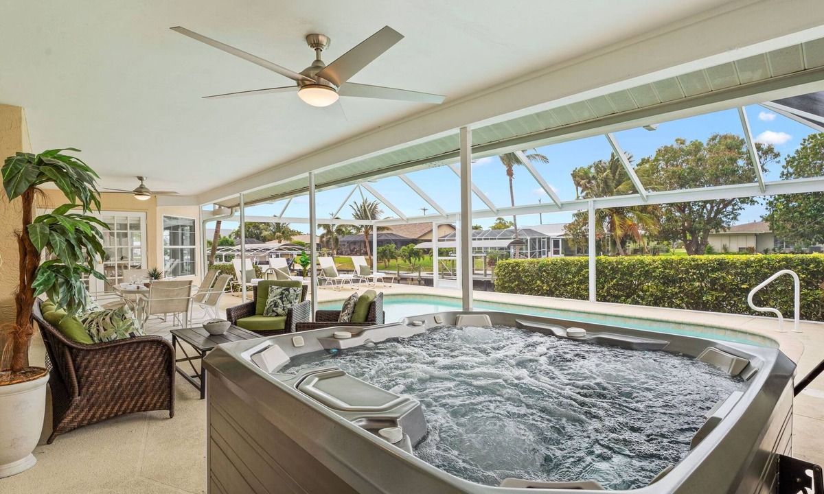 Caloosahatchee House | Luxury Waterfront Retreat: Heated Pool, Hot Tub, Direct Gulf Access & Game Room!
