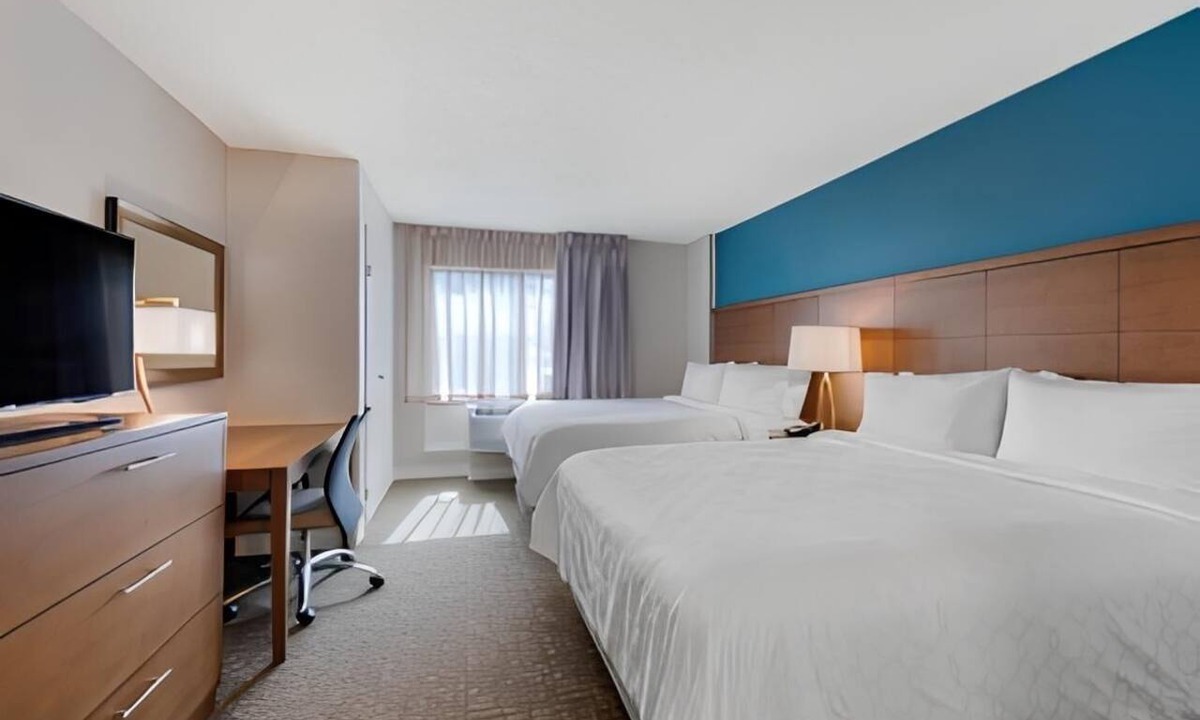 Kissimmee Hotel | Magic-Filled Getaway! 3 Units w/Free Breakfast | Walt Disney World - 6.9 miles